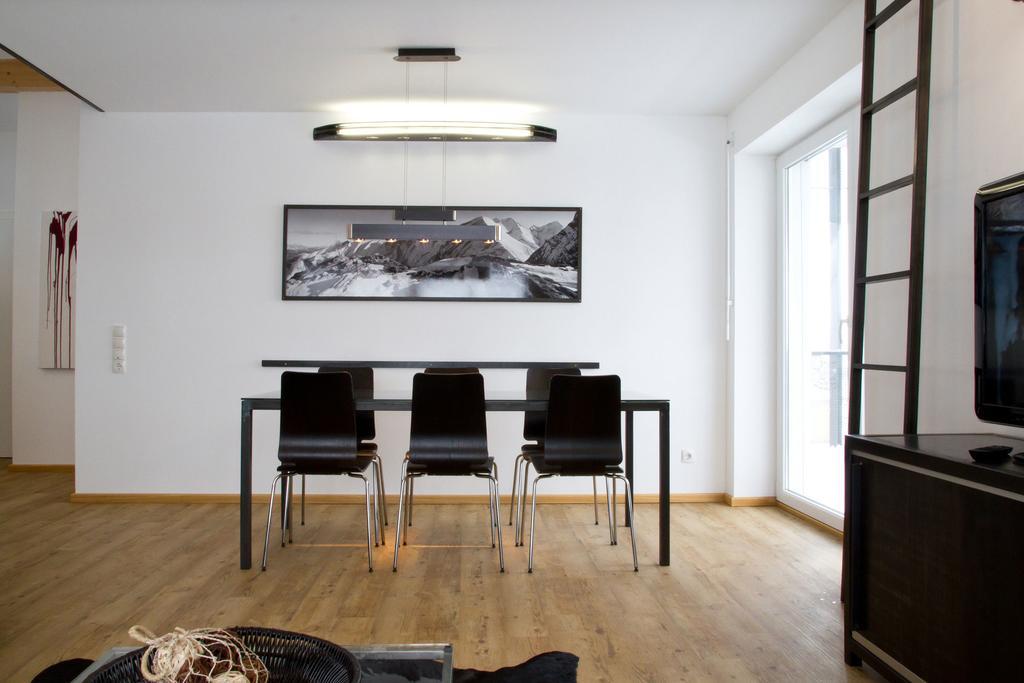 Arnsteiner Apartments เซลล์อัมเซ ภายนอก รูปภาพ
