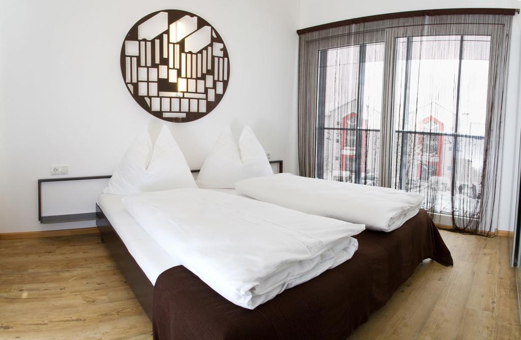 Arnsteiner Apartments เซลล์อัมเซ ภายนอก รูปภาพ